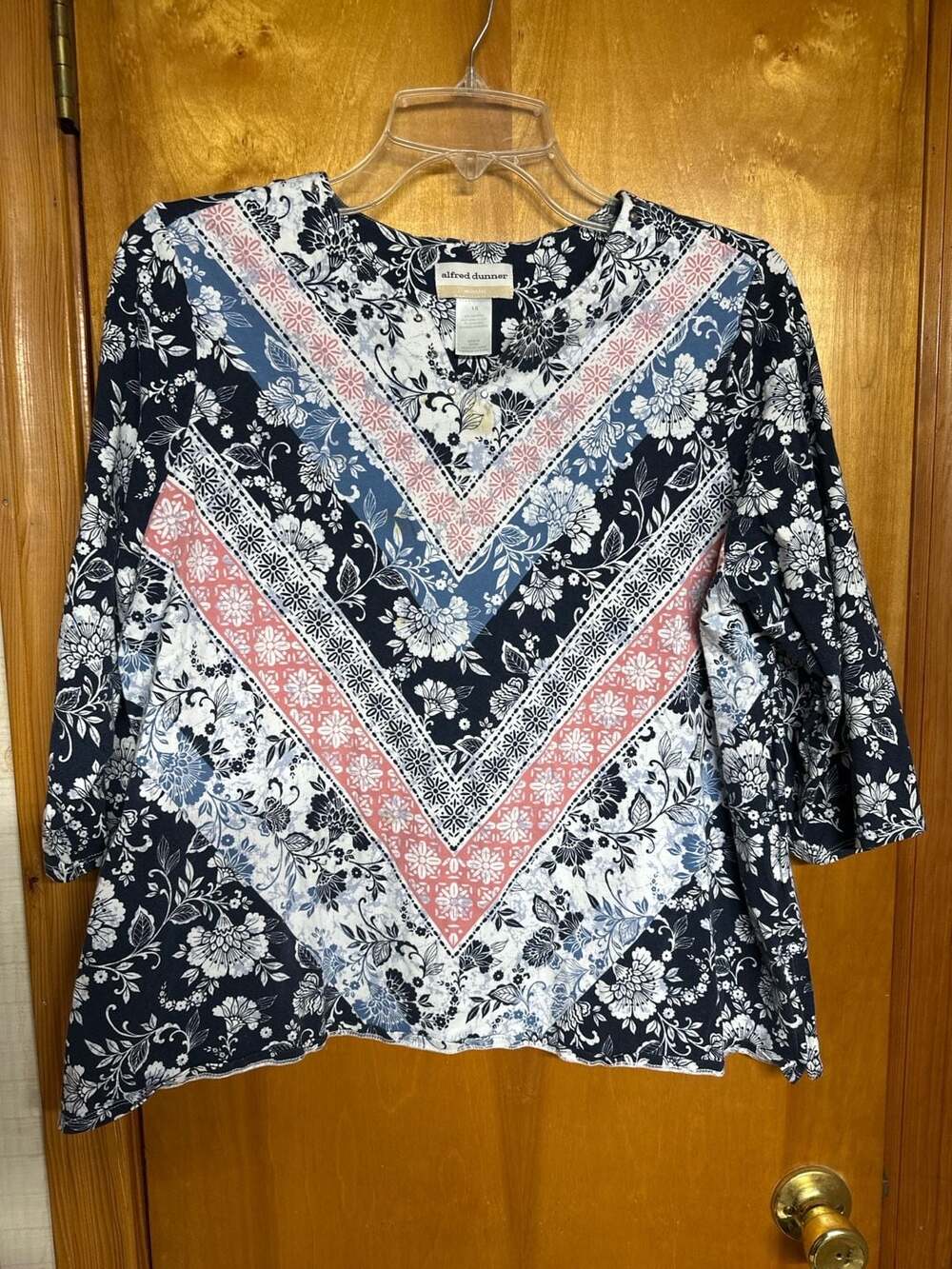 Alfred Dunner Women’s 1X Floral V-Neck Top Navy Blue Pink White 3/4 Sleeve